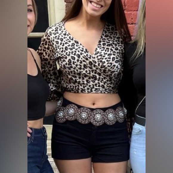 Leopard wrap top size small - Picture 5 of 5